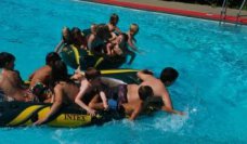 Schlauchboot-Spaß im Bregtalbad